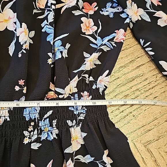 Floral bell sleeve open shoulder dress size S - Picture 7 of 11